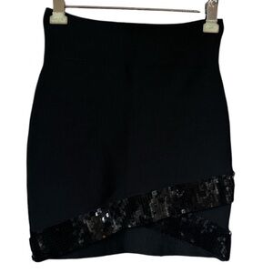 BCBGMAXAZRIA Size S Stretch and Sequin Bandage Mini Skirt.